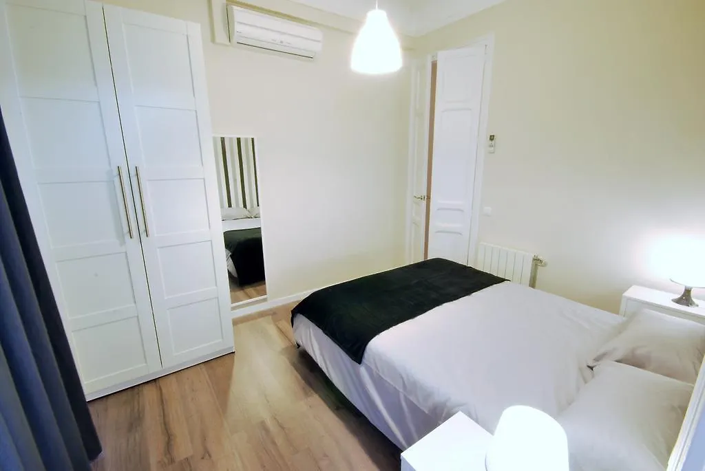 Corsega Sdb Apartment Barcelona Spain
